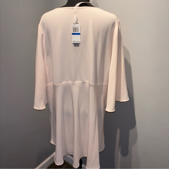 NWT Melissa McCarthy Seven7 Plus Bell Sleeve Sheer Tunic Blouse Soft Pink 1X - Picture 2 of 10